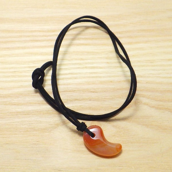 勾玉ネックレス(カーネリアン)