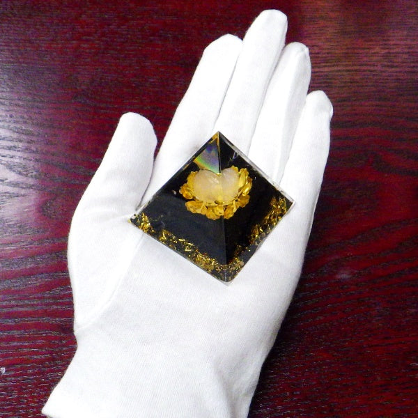 オルゴナイト 15タイプ 黒色敷布付き