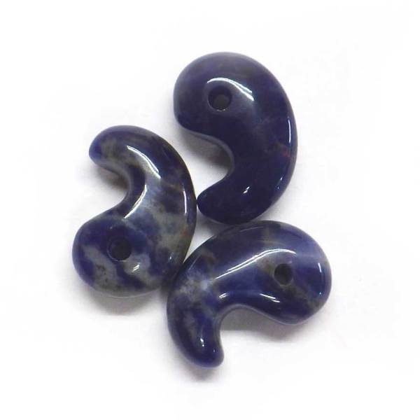 古代風 勾玉(ソーダライト)ミニ