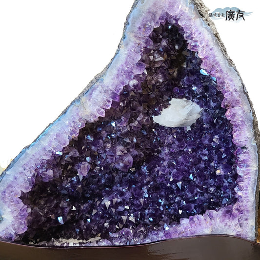 ブラジル産アメジストドーム(カペーラ)109kg(台付) 現物販売 (廣友)【新商品】