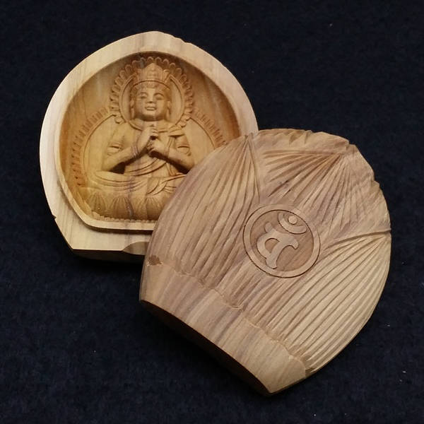 白檀香合仏 開運十二支御守本尊（未（ひつじ）・申（さる） 大日如来）●金色巾着付×5コまとめ買い