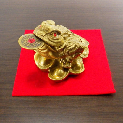 銅製「三脚蛙（中）」●赤いフェルト付●古銭付き