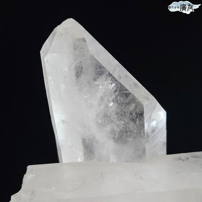 天然水晶ポイント2550g 台付き 現物販売 (廣友)【新商品】