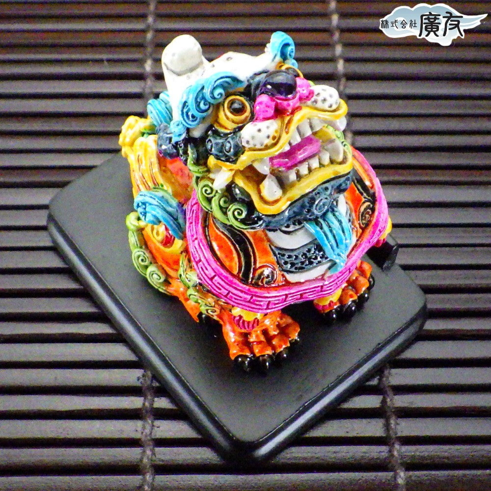樹脂製ラッキーカラー旺財貔貅（ヒキュウ）（ミニ）台座付き