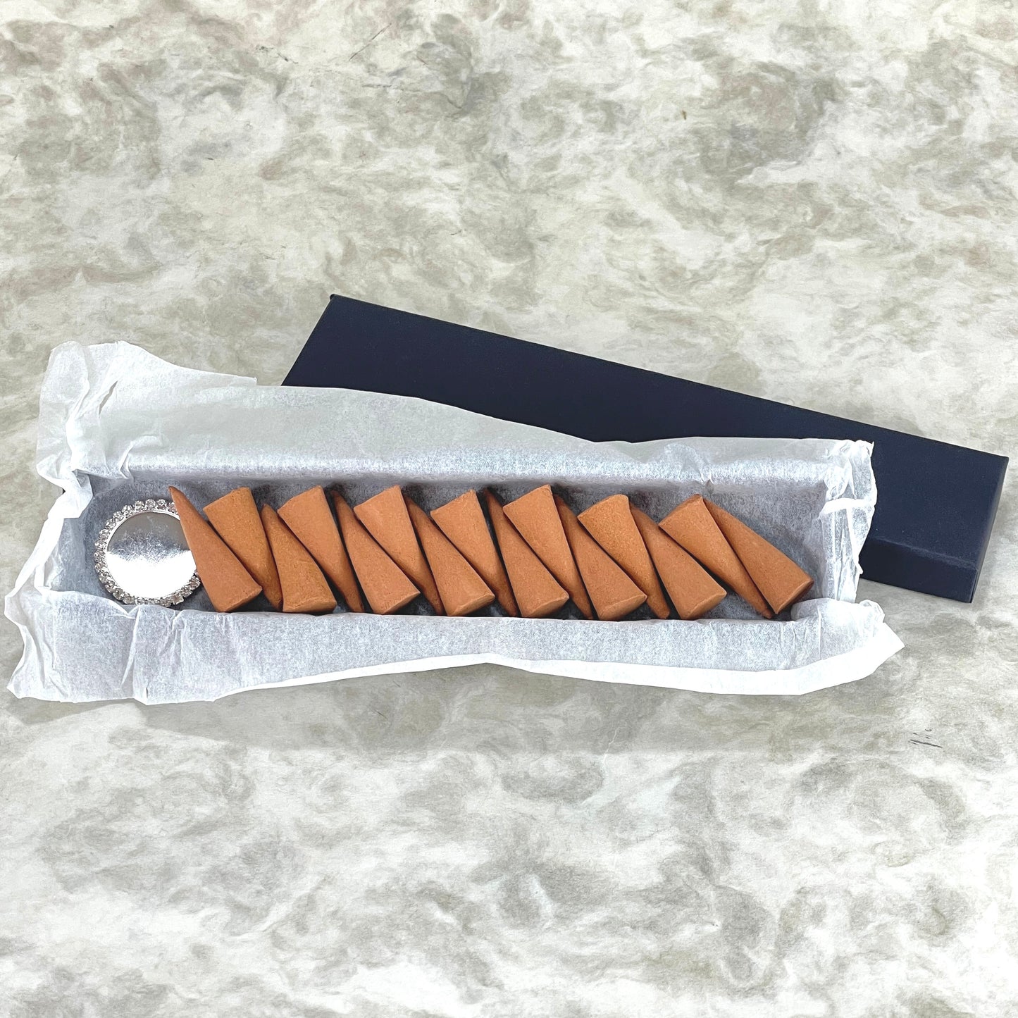 白檀コーン香(お香立て付) 15個入り【新商品】