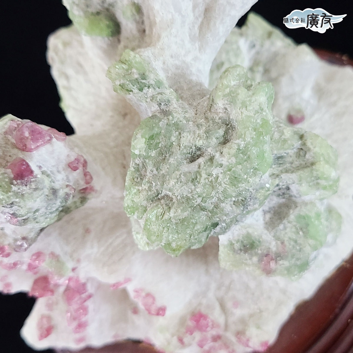 2390g ♥ スピネル 8月誕生石 尖晶石 原石 天然石 手彫り 1点もの 2390g ♥ スピネル 8月誕生石 尖晶石 原石 天然石 手彫り 1点もの 8