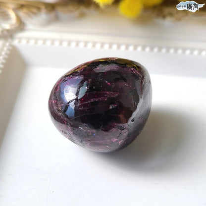 ロードライトガーネット握り石Eタイプ 現品限り 白色巾着付き