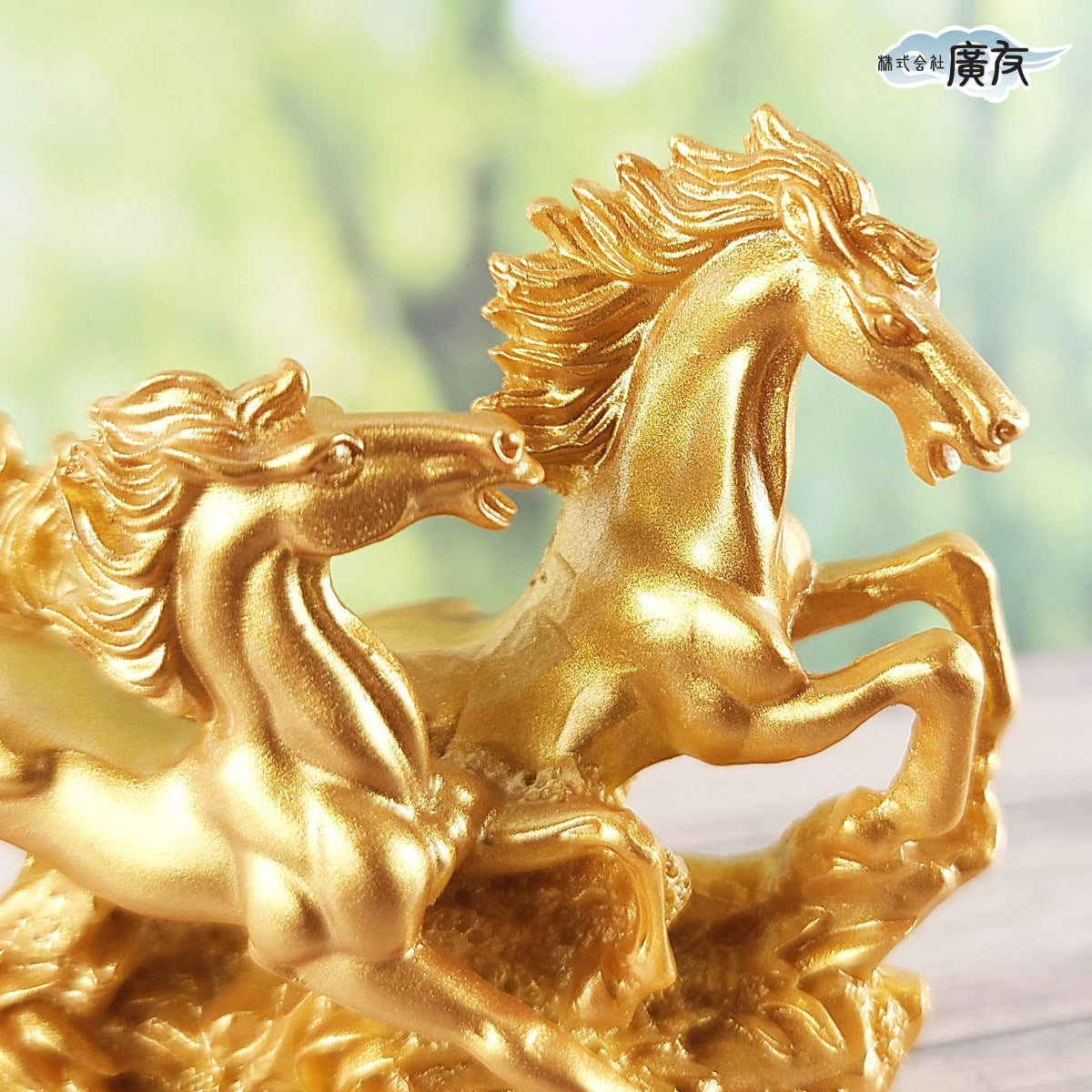 馬彫刻の緑色の杯、グイ飲み？ 馬彫刻の緑色の杯、グイ飲み？ 馬彫刻の緑色の杯、グイ飲み？