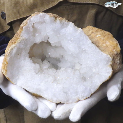 ホワイトアゲート （メノウ） 原石 ジオード3050g 現物販売【新商品】