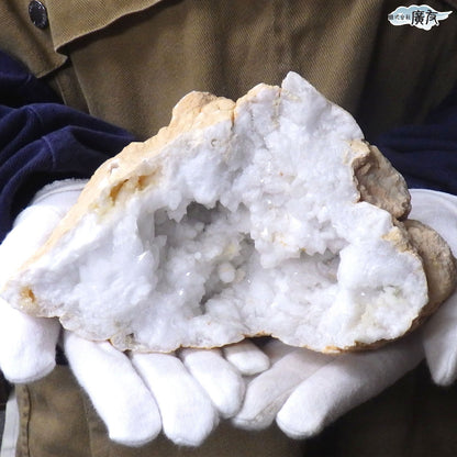 ホワイトアゲート （メノウ） 原石 ジオード1651g 現物販売【新商品】