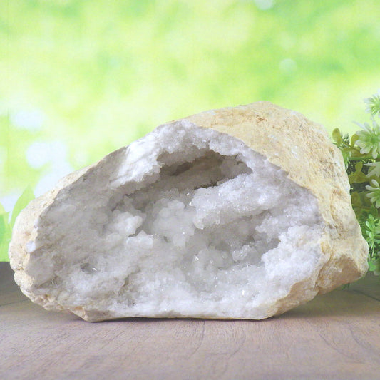 ホワイトアゲート （メノウ） 原石 ジオード2000g 現物販売【新商品】