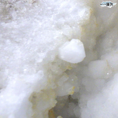 ホワイトアゲート （メノウ） 原石 ジオード2200g 現物販売【新商品】