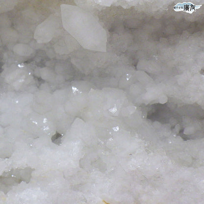 ホワイトアゲート （メノウ） 原石 ジオード2300g 現物販売【新商品】