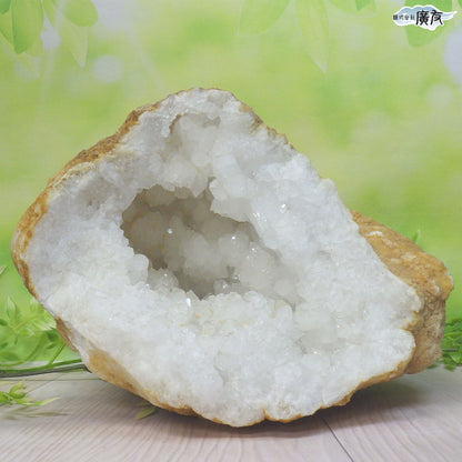 ホワイトアゲート （メノウ） 原石 ジオード3050g 現物販売【新商品】