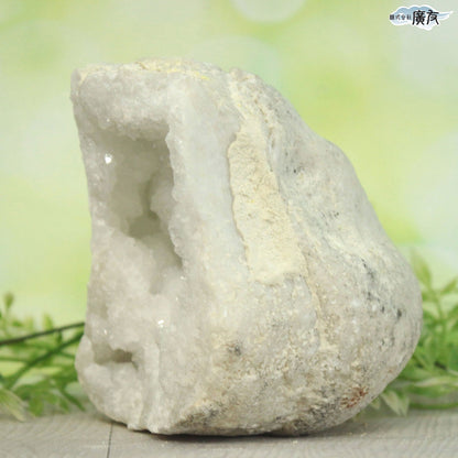 ホワイトアゲート （メノウ） 原石 ジオード2250g 現物販売【新商品】