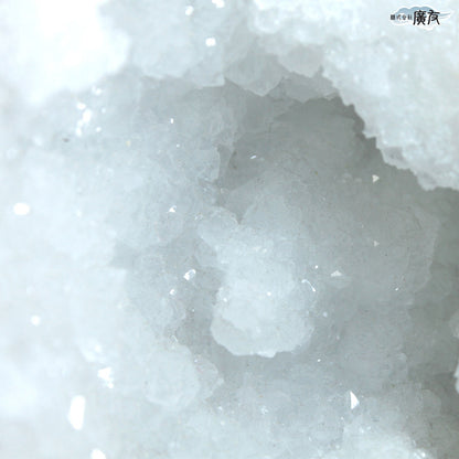 ホワイトアゲート （メノウ） 原石 ジオード2250g 現物販売【新商品】