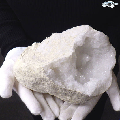 ホワイトアゲート （メノウ） 原石 ジオード2250g 現物販売【新商品】