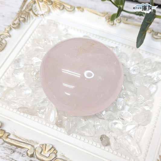 ローズクォーツ 157g-2 握り石 現品限り 白色巾着付き【新商品】