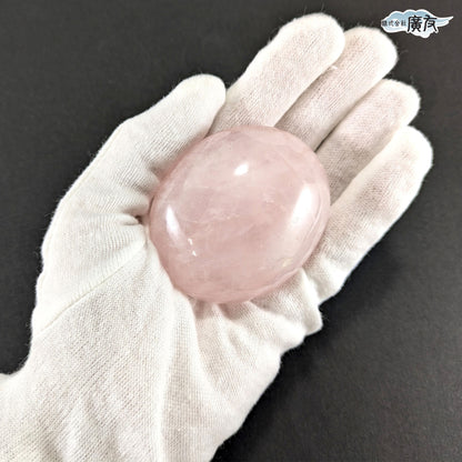 ローズクォーツ 180g 握り石 現品限り 白色巾着付き【新商品】