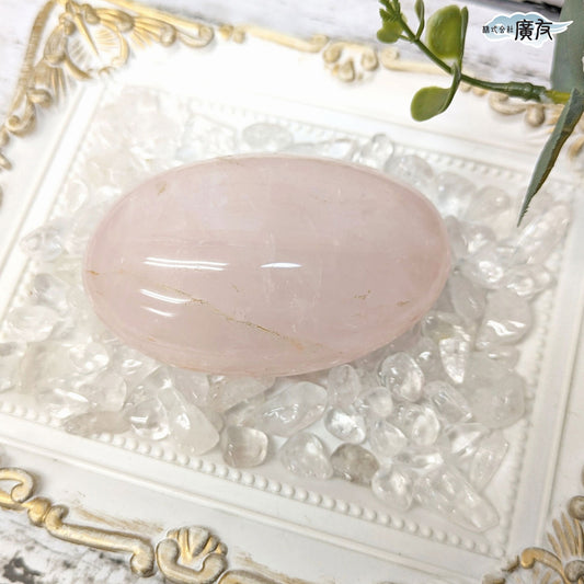 ローズクォーツ 184g 握り石 現品限り 白色巾着付き【新商品】