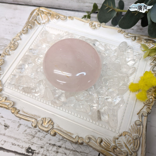 ローズクォーツ 135g 握り石 現品限り 白色巾着付き【新商品】