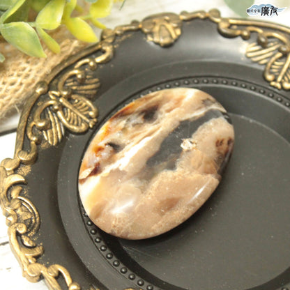 オパール55g 握り石 現品限り 白色巾着付き【新商品】