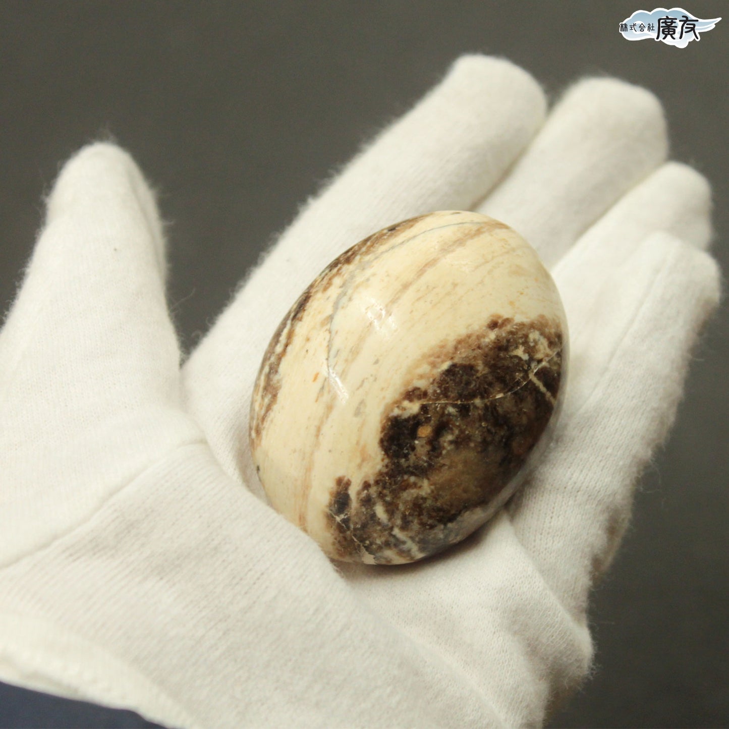 オパール56g 握り石 現品限り 白色巾着付き【新商品】