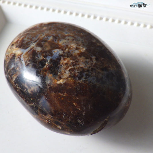 オパール61g 握り石 現品限り 白色巾着付き