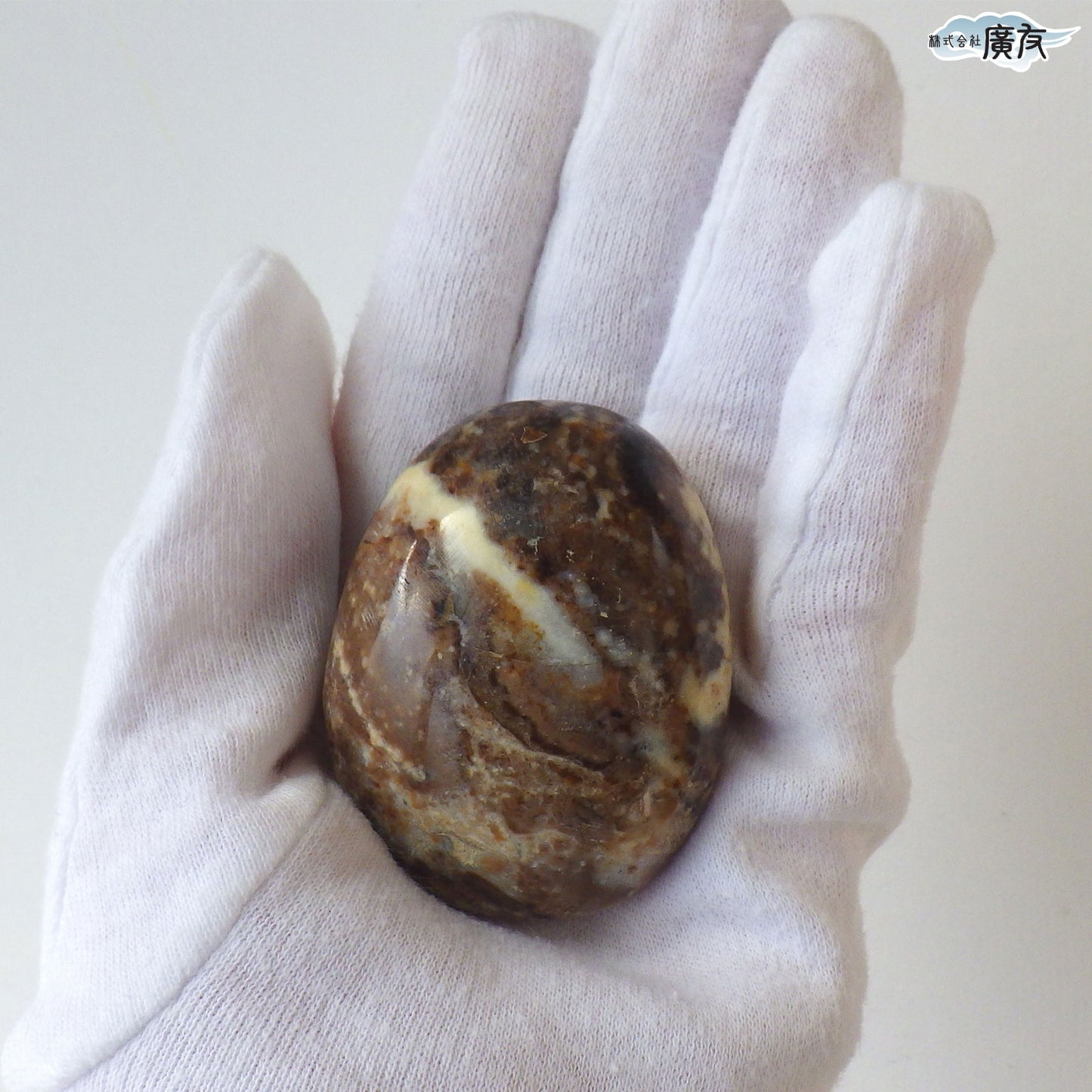 オパール67g 握り石 現品限り 白色巾着付き