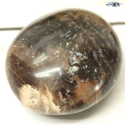 オパール88g 握り石 現品限り 白色巾着付き【新商品】