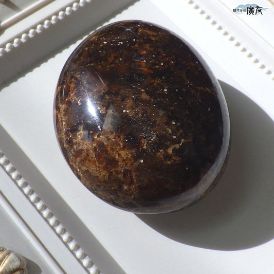 オパール97g 握り石 現品限り 白色巾着付き