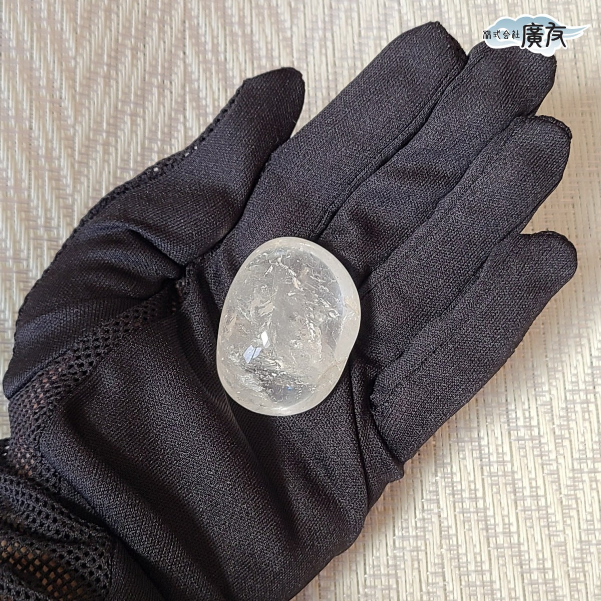 水晶握り石41g-1 現物販売 金色巾着付【新商品】