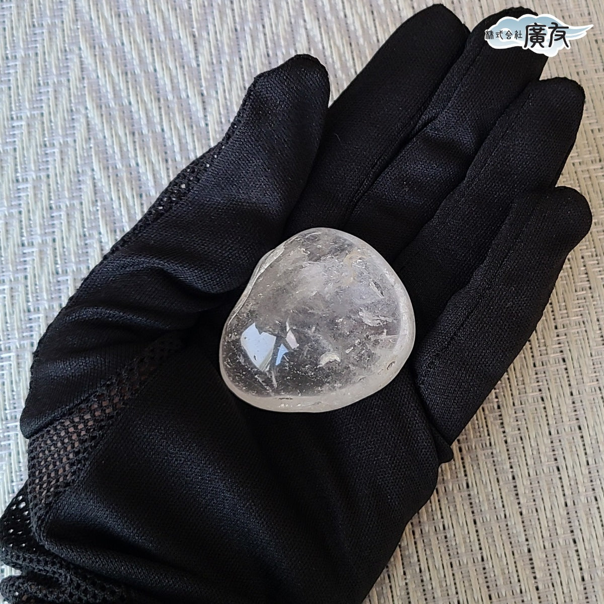 水晶握り石45g-2 現物販売 金色巾着付【新商品】