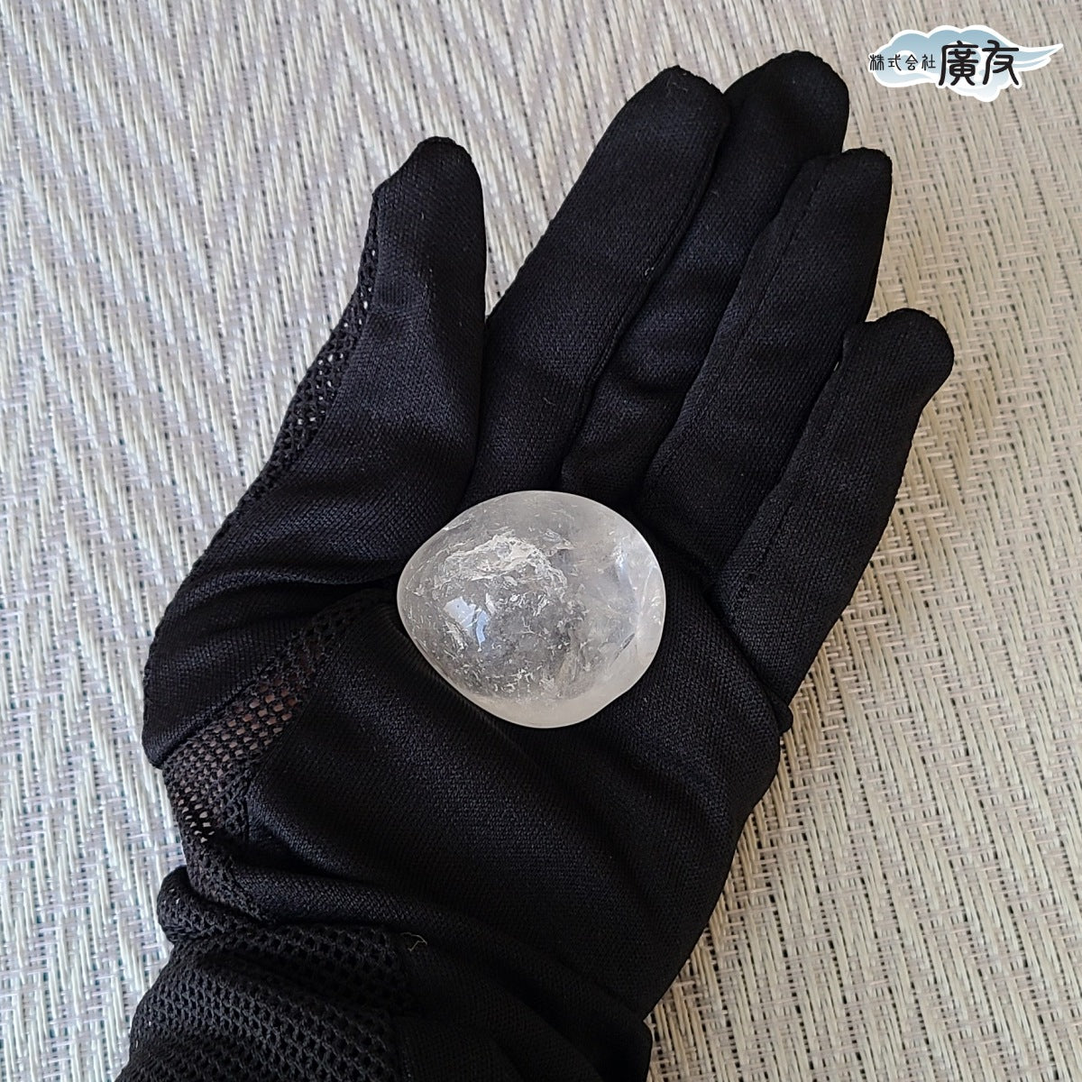 水晶握り石46g-2 現物販売 金色巾着付【新商品】