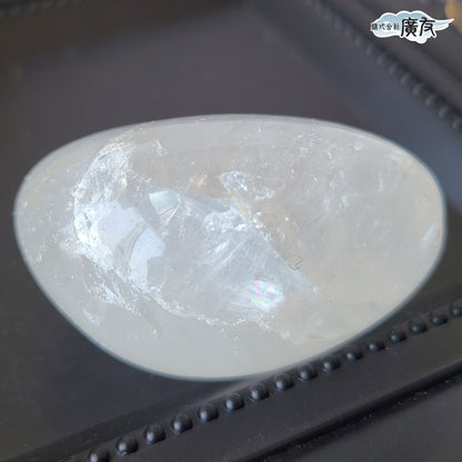 水晶握り石49g 現物販売 金色巾着付【新商品】