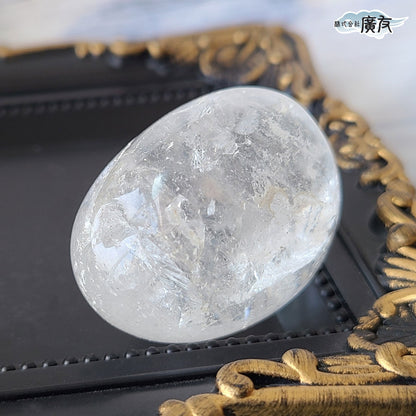 水晶握り石68g 現物販売 金色巾着付【新商品】