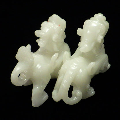 【少々難有のため特価】白瑠璃 雌雄貔貅 ヒキュウ 一対【訳アリ 返品・交換不可】