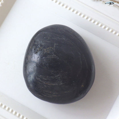 ブラックトルマリン101g 握り石 現品限り 白色巾着付き【新商品】