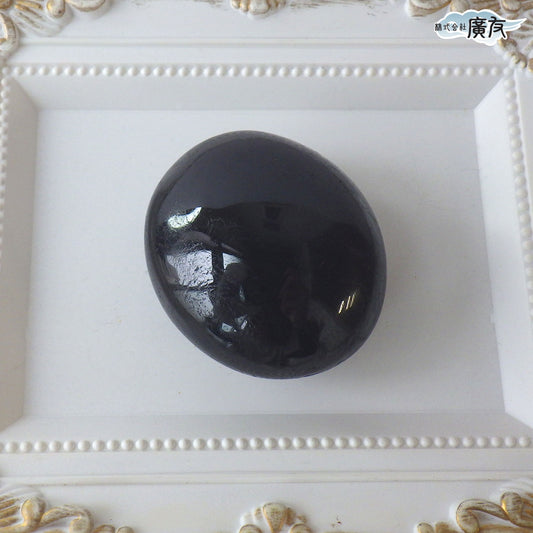 ブラックトルマリン124g 握り石 現品限り 白色巾着付き【新商品】