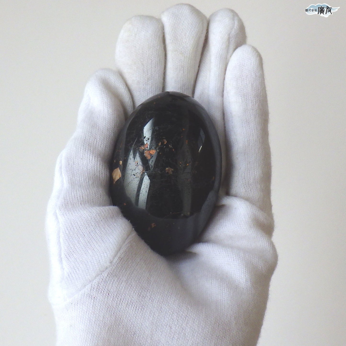 ブラックトルマリン128g 握り石 現品限り 白色巾着付き【新商品】