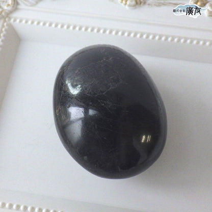 ブラックトルマリン129g 握り石 現品限り 白色巾着付き【新商品】