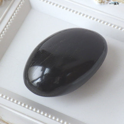 ブラックトルマリン150g 握り石 現品限り 白色巾着付き【新商品】