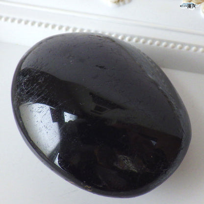 ブラックトルマリン168g 握り石 現品限り 白色巾着付き【新商品】