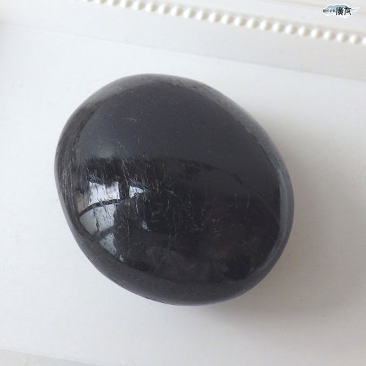 ブラックトルマリン89g 握り石 現品限り 白色巾着付き【新商品】