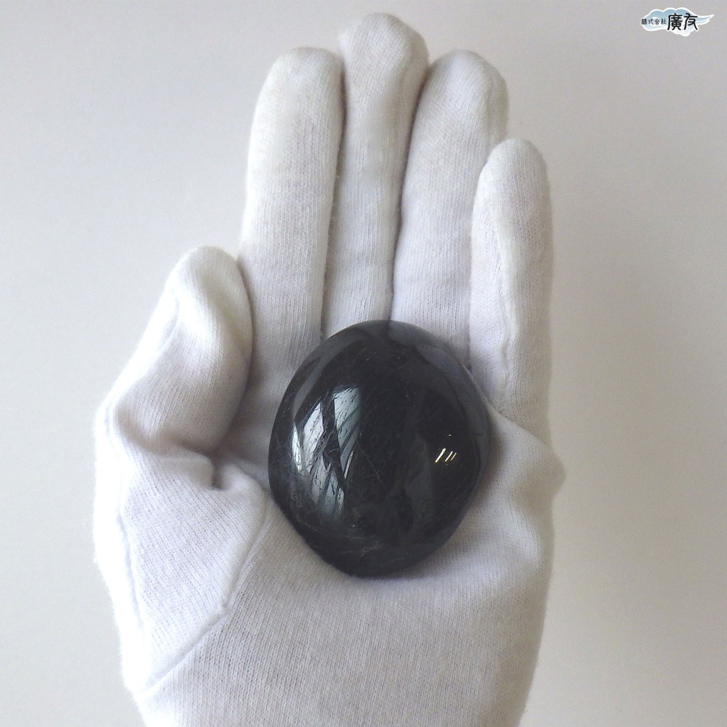 ブラックトルマリン89g 握り石 現品限り 白色巾着付き【新商品】