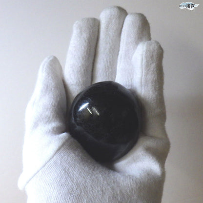 ブラックトルマリン97g 握り石 現品限り 白色巾着付き【新商品】