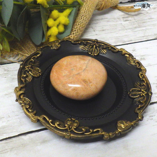 オレンジムーンストーン116g 握り石 現品限り 白色巾着付き【新商品】