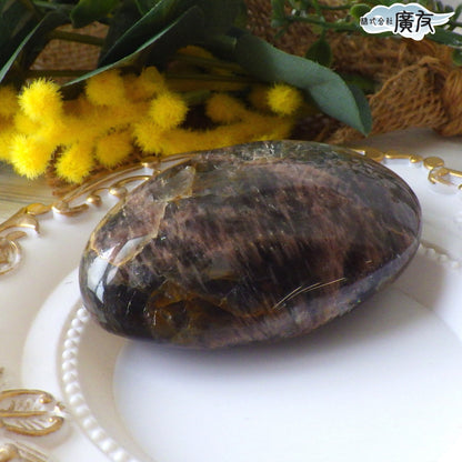 グレームーンストーン118g 握り石 現品限り 白色巾着付き【新商品】
